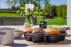 Petromax Cast Iron Muffin Pan -Bialettihand Winkel image 761